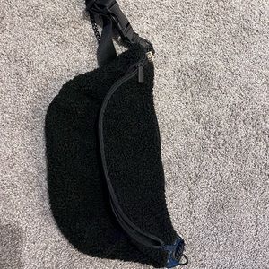 Béis Sherpa Cross body